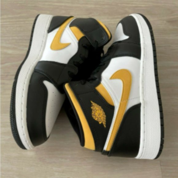 s-l400.jpg Size 7GS Air Jordan 1 Mid Pollen MPN 554725-177